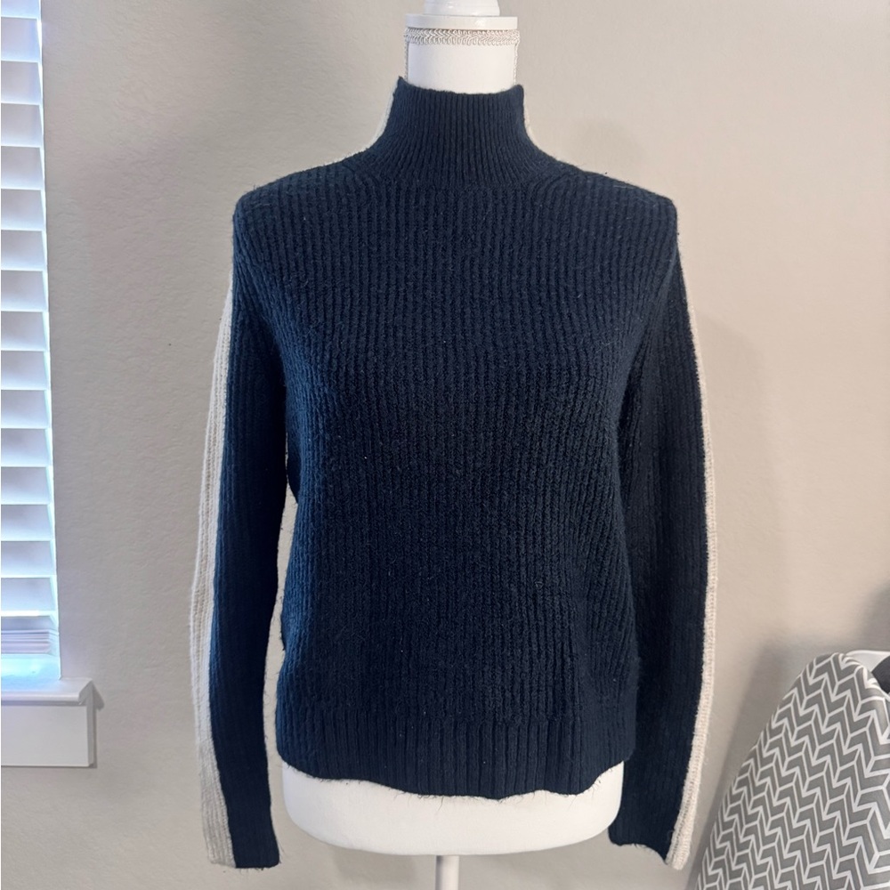 Abercrombie & Fitch Dark Blue and Cream Turtleneck Sweater